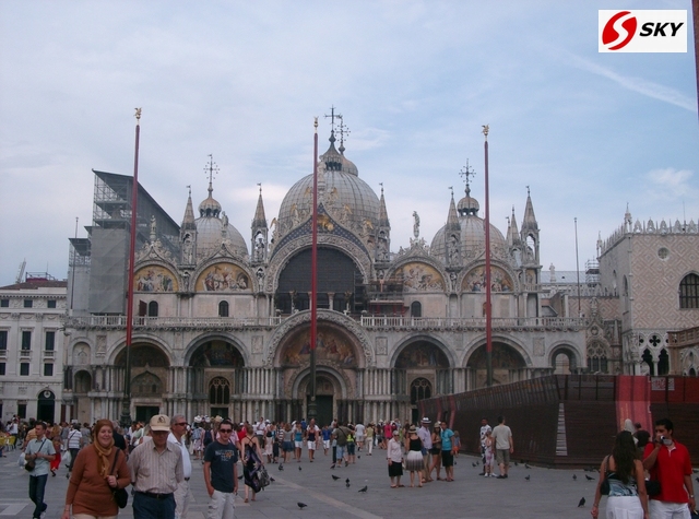  St. Mark's Basilica  (Basilica di San Marco).